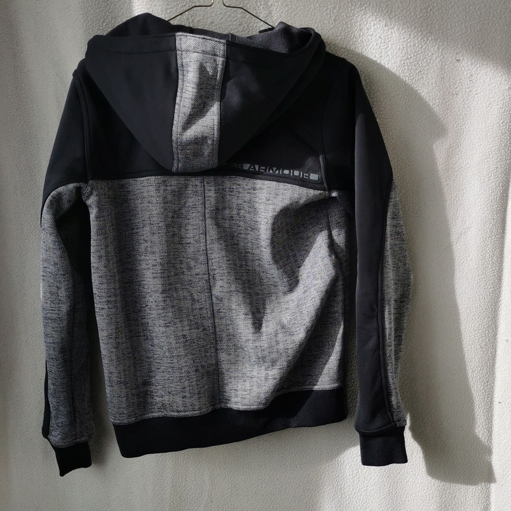 Under armour jacket - Picture 6 of 8